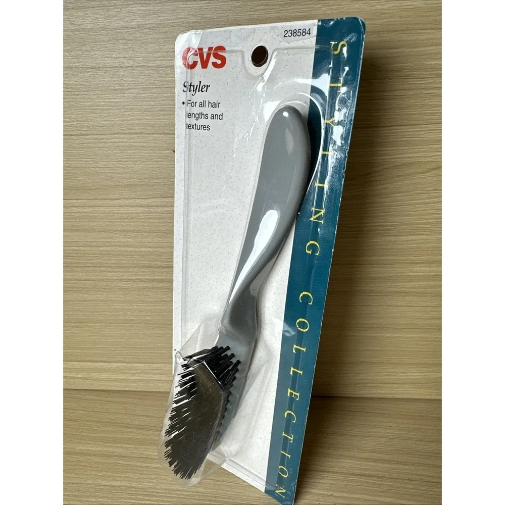 NOS CVS Styler Hair Brush 238584 Wet or Dry Hair Rounded Nylon Sealed